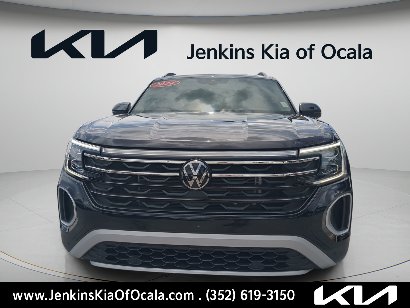 Used 2024 Volkswagen Atlas Peak Edition SEL AWD/4WD image 8