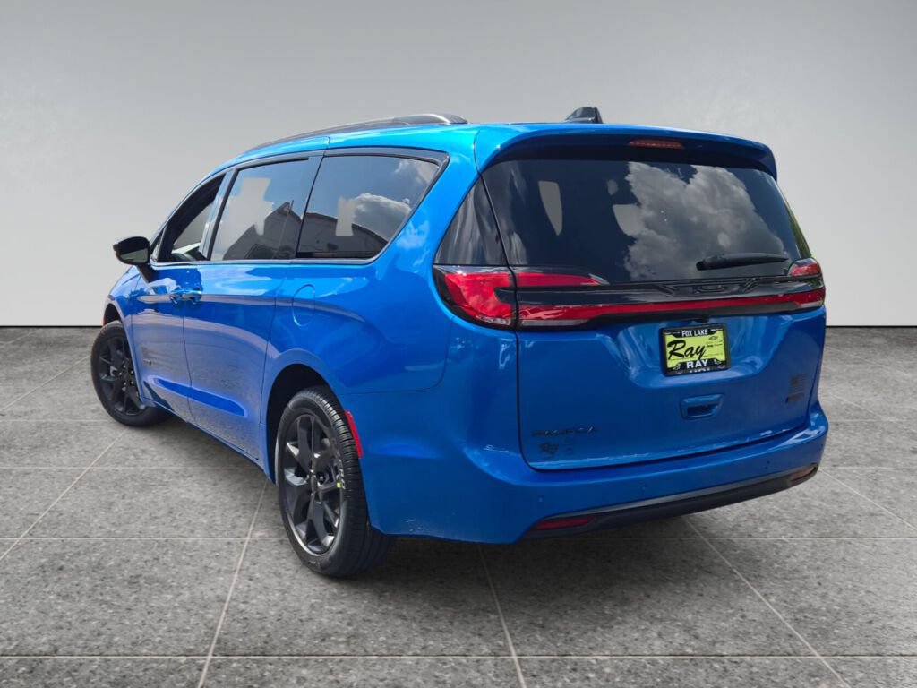 New 2027 Chrysler Pacifica Select AWD/4WD image 20