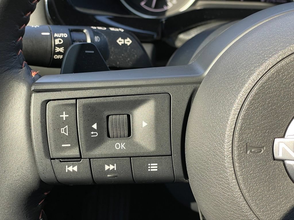 Used 2025 Nissan Pathfinder Rock Creek AWD/4WD image 15