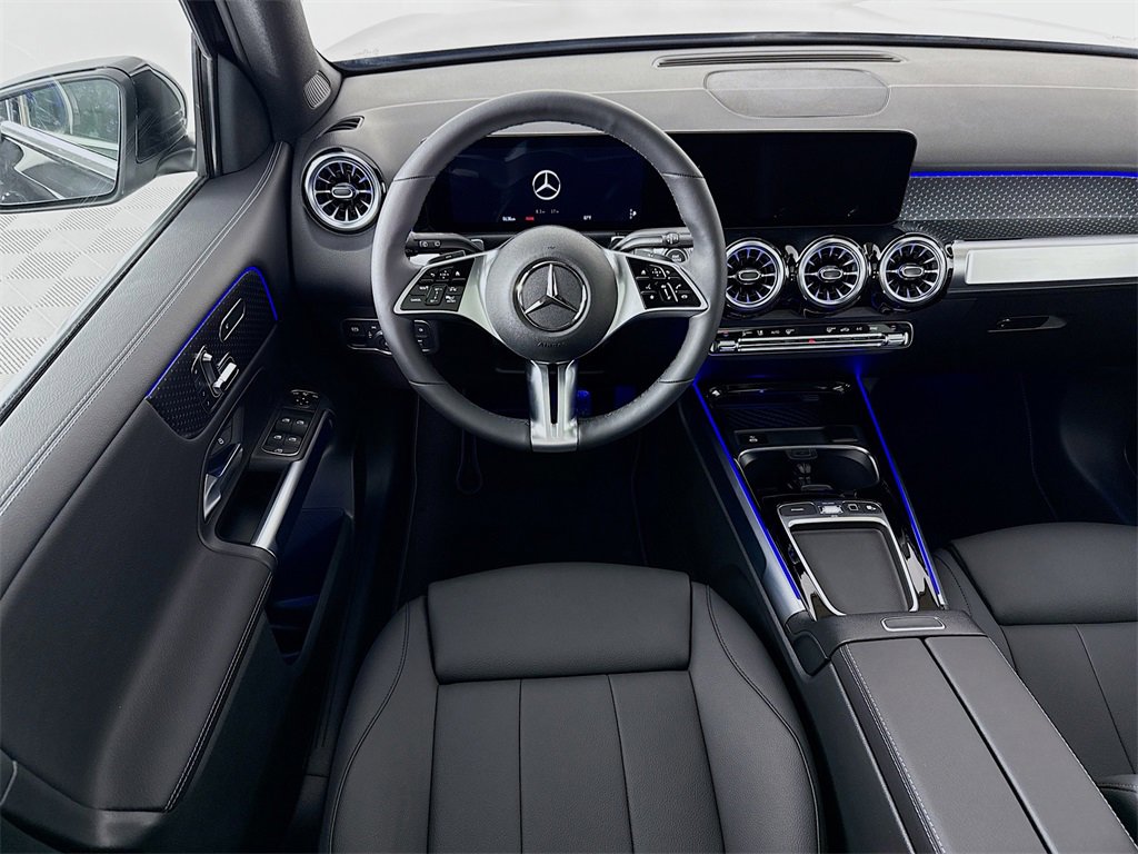 Used 2025 Mercedes-Benz GLB 250 4MATIC image 23