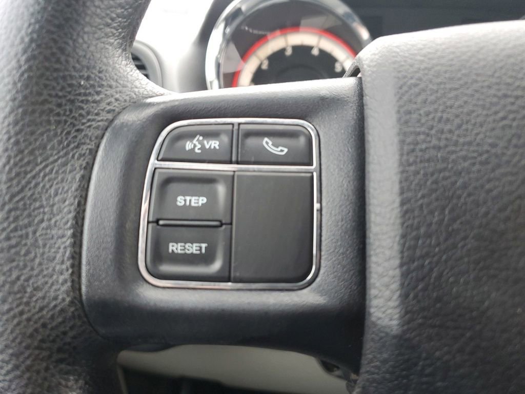 Used 2018 Dodge Grand Caravan SE w/ UConnect Hands-Free Group image 16