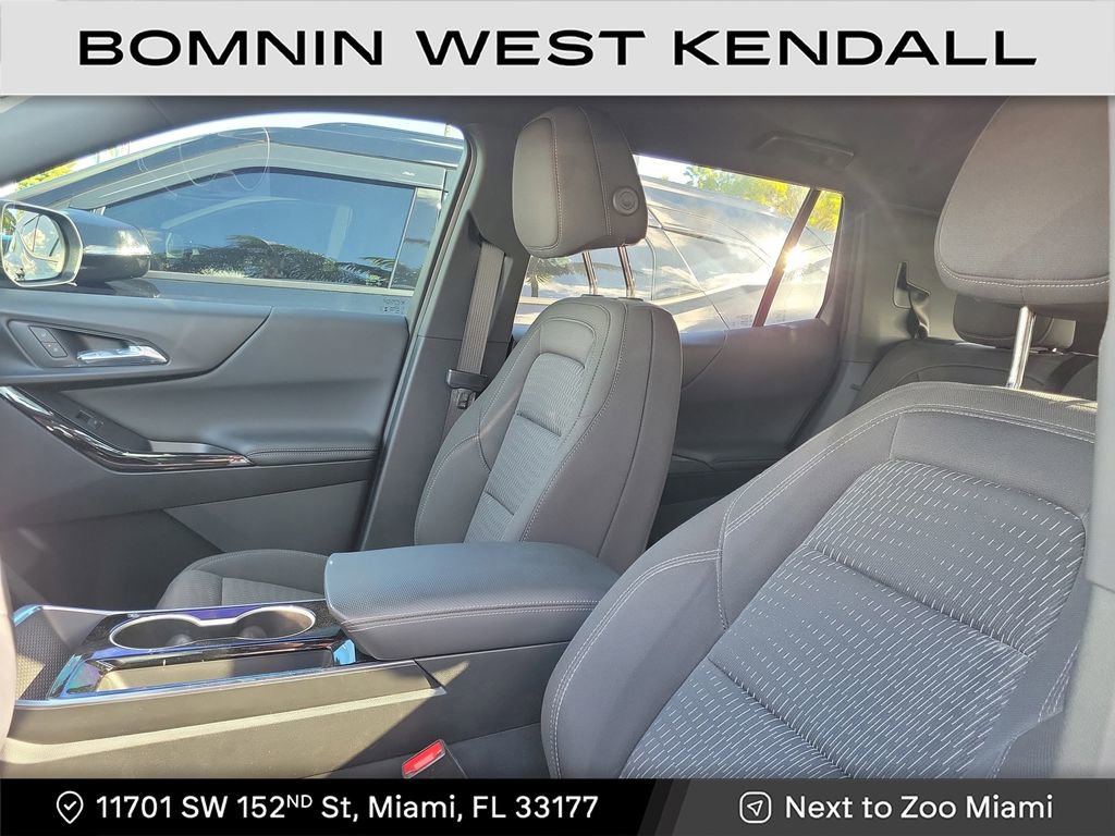 Used 2025 Chevrolet Equinox LT w/ Safety and Technology Package image 8