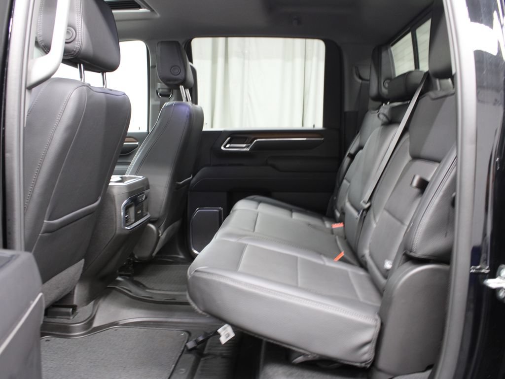 Used 2024 GMC Sierra 3500 Denali w/ Denali Reserve Package AWD/4WD image 17