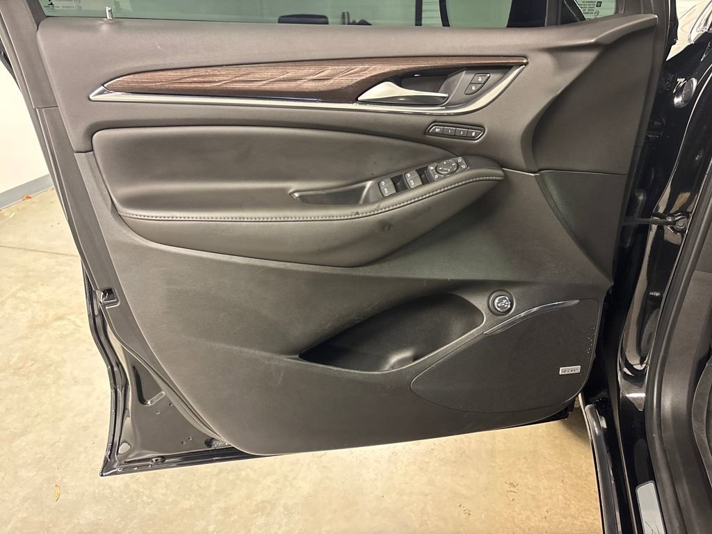 Certified 2022 Buick Enclave Avenir w/ Avenir Technology Package image 24