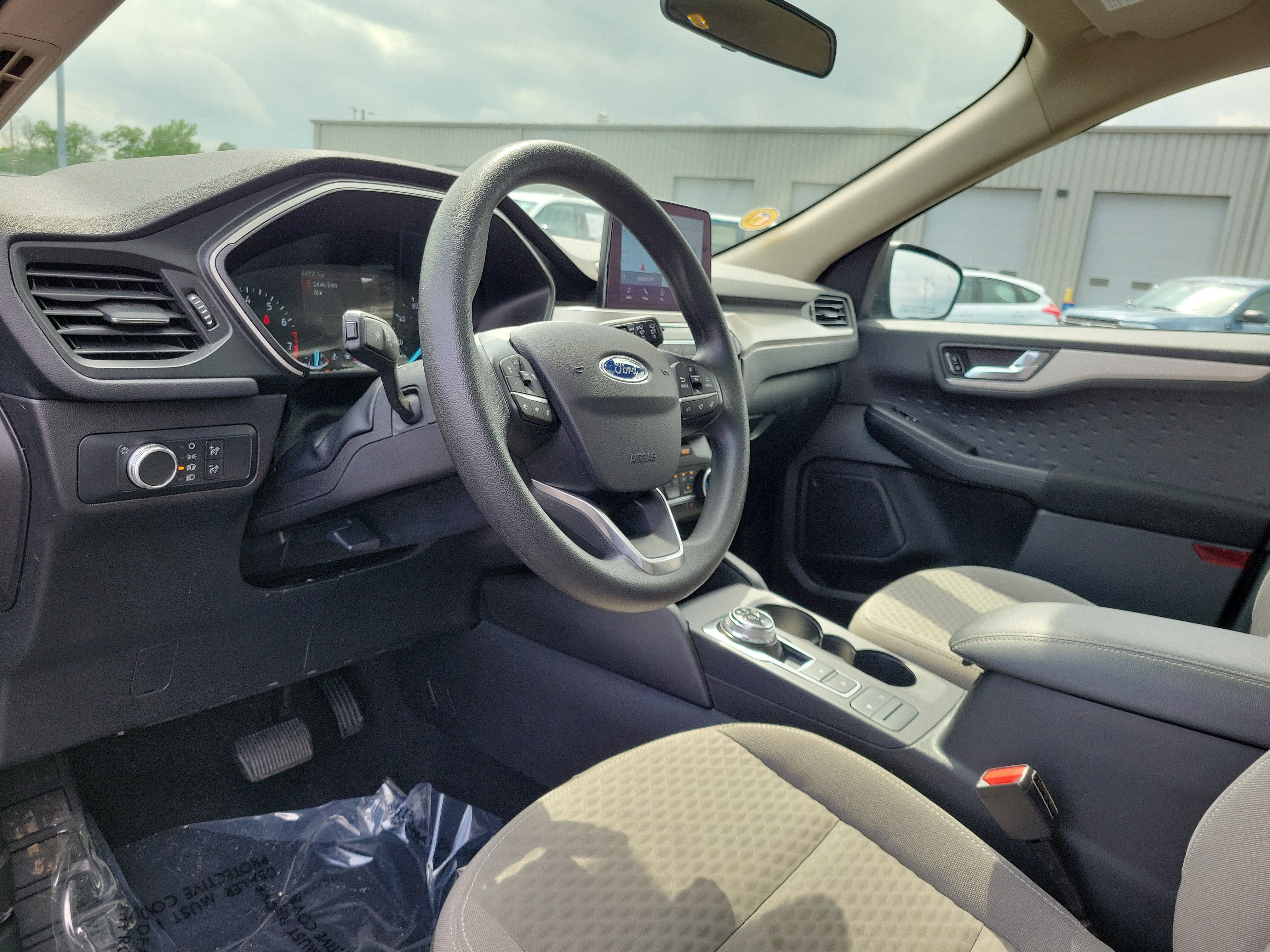 Used 2020 Ford Escape SE FWD image 19