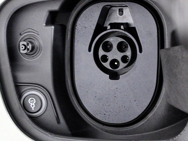 New 2025 Porsche Macan 4S Electric image 19