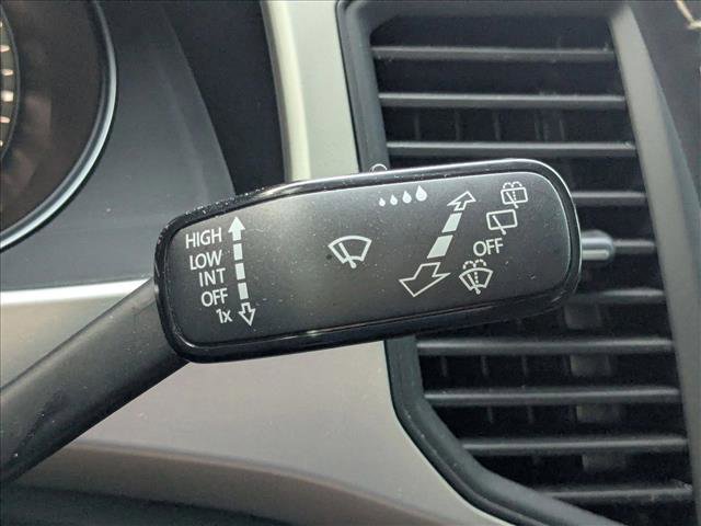 Used 2021 Volkswagen Atlas Cross Sport SE w/ Panoramic Sunroof Package image 7