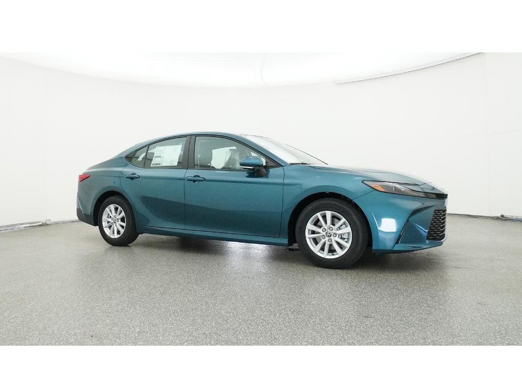 Used 2025 Toyota Camry LE FWD image 34