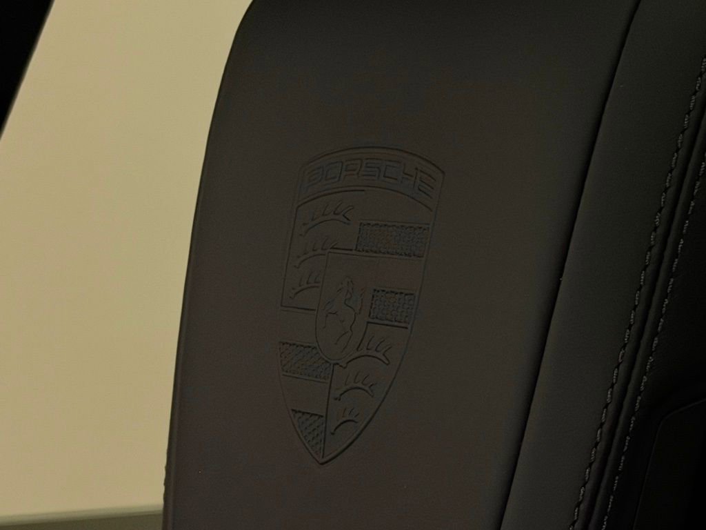 New 2025 Porsche Macan 4S Electric image 30