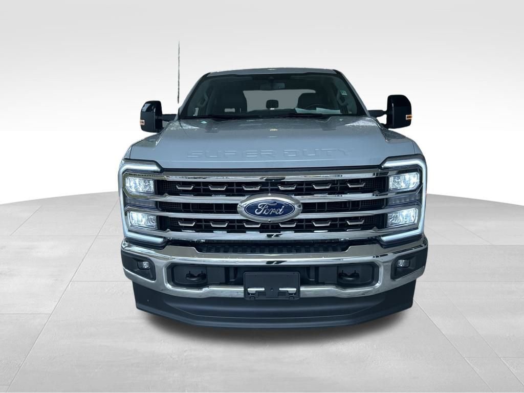 Used 2025 Ford F350 Lariat image 12