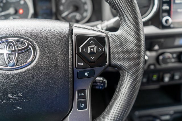 Used 2022 Toyota Tacoma TRD Off-Road w/ Technology Package AWD/4WD image 23