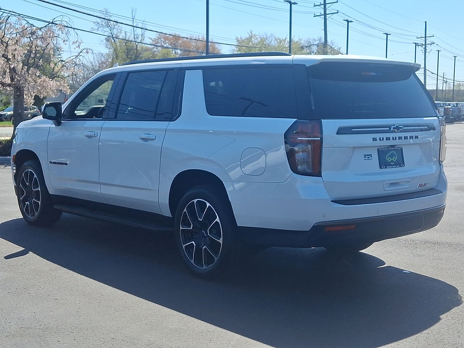 Certified 2022 Chevrolet Suburban RST w/ Luxury Package AWD/4WD image 22