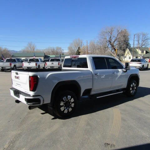 Used 2025 GMC Sierra 3500 Denali w/ Denali Reserve Package image 4