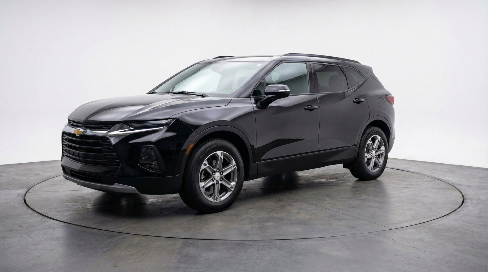 Used 2025 Chevrolet Blazer LT FWD image 3