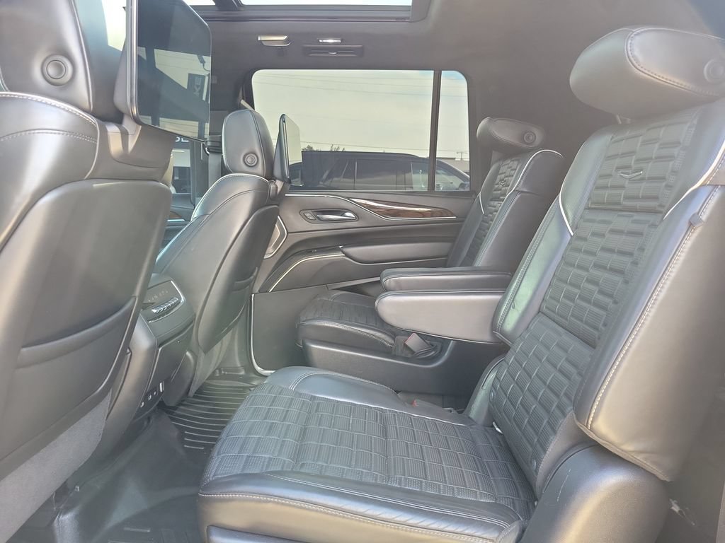 Used 2021 Cadillac Escalade ESV Sport Platinum w/ Heavy-Duty Trailer Package AWD/4WD image 13