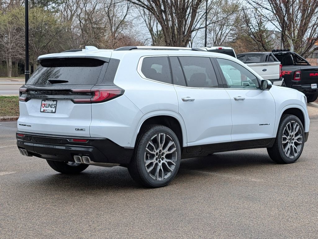 New 2026 GMC Acadia Denali Ultimate w/ LPO, Floor Liner Package AWD/4WD image 17