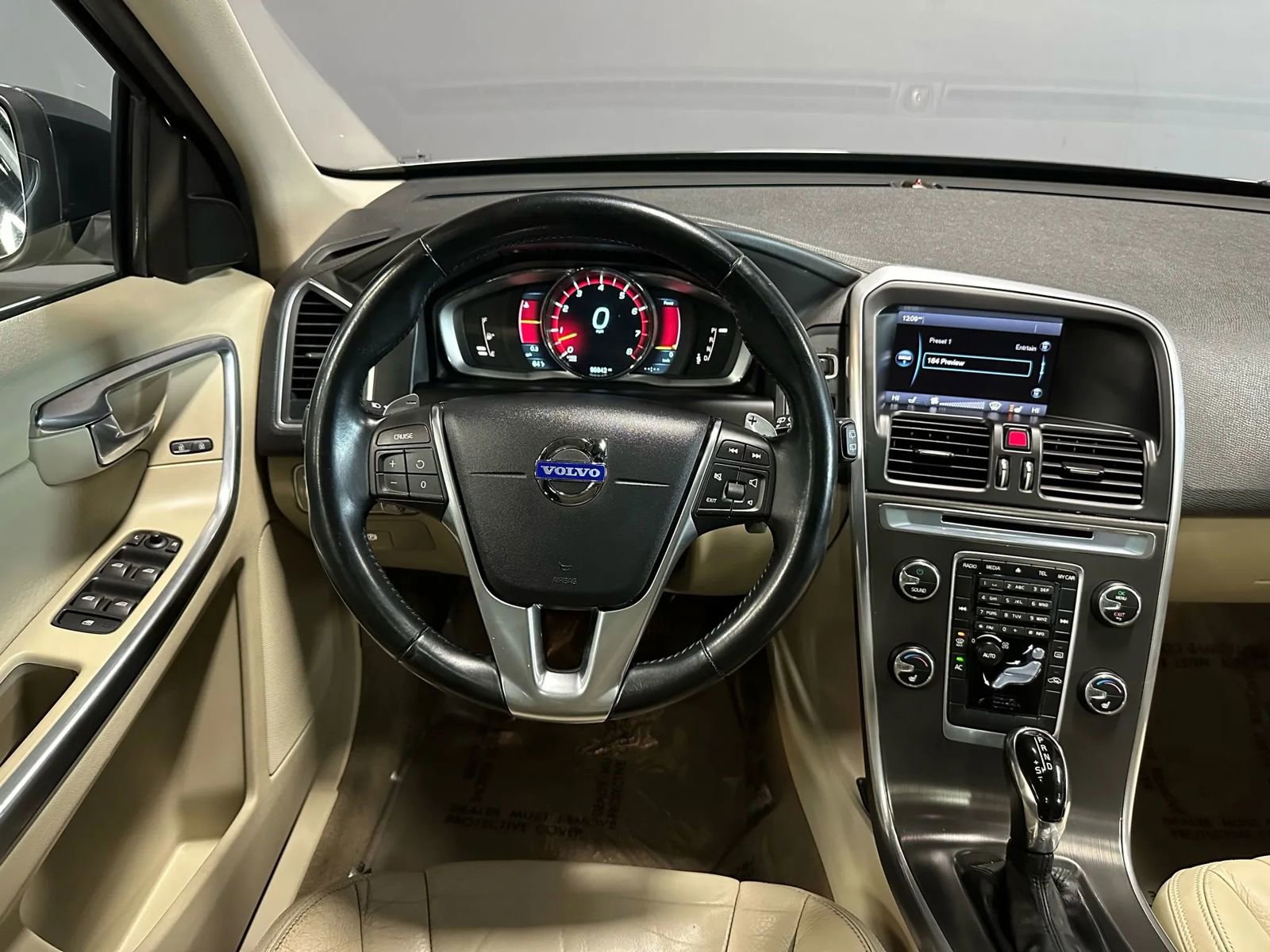 Used 2014 Volvo XC60 T6 image 10