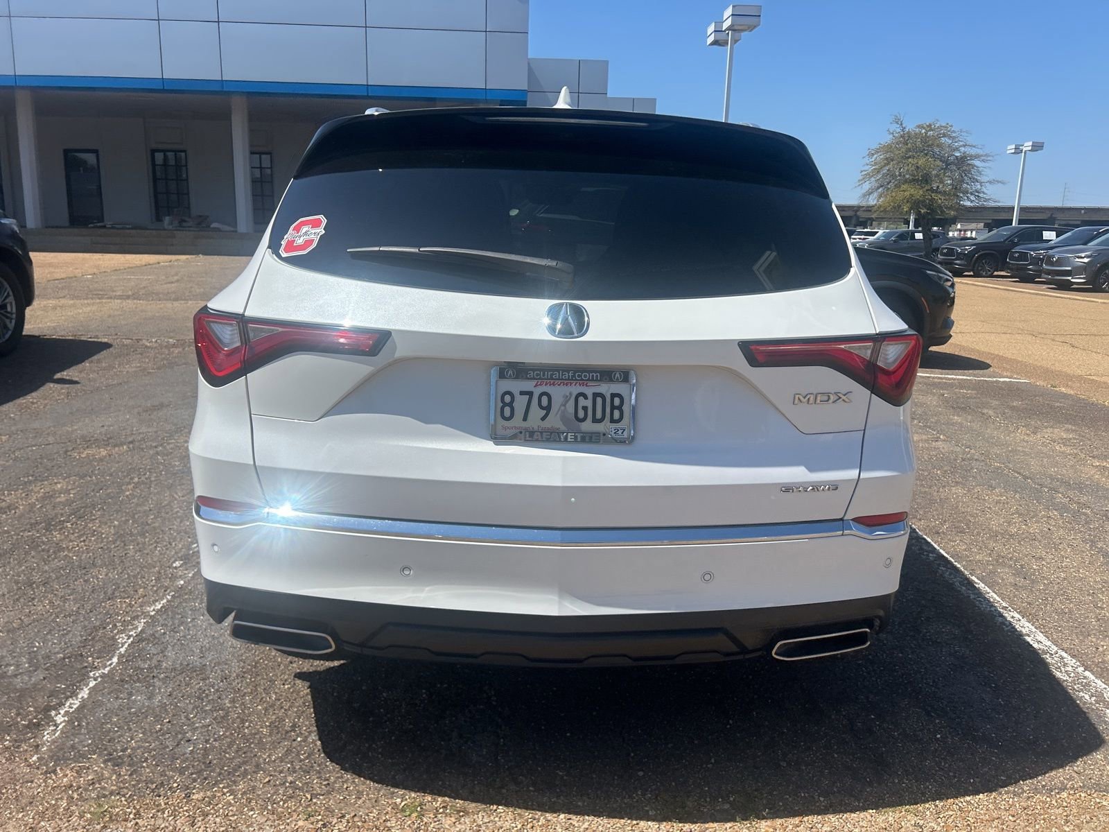 Used 2023 Acura MDX SH-AWD w/ Advance Package image 17