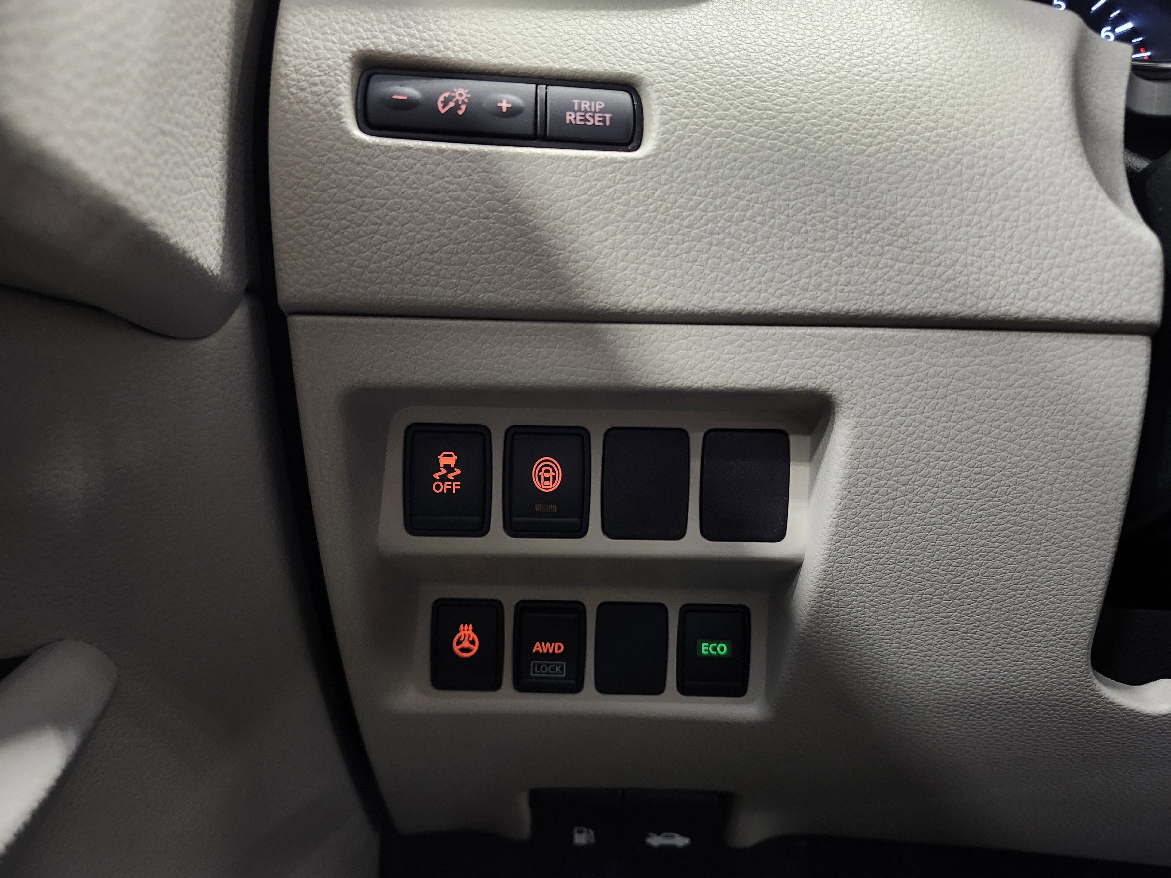 Used 2018 Nissan Rogue Sport SL w/ SL Premium Package image 10