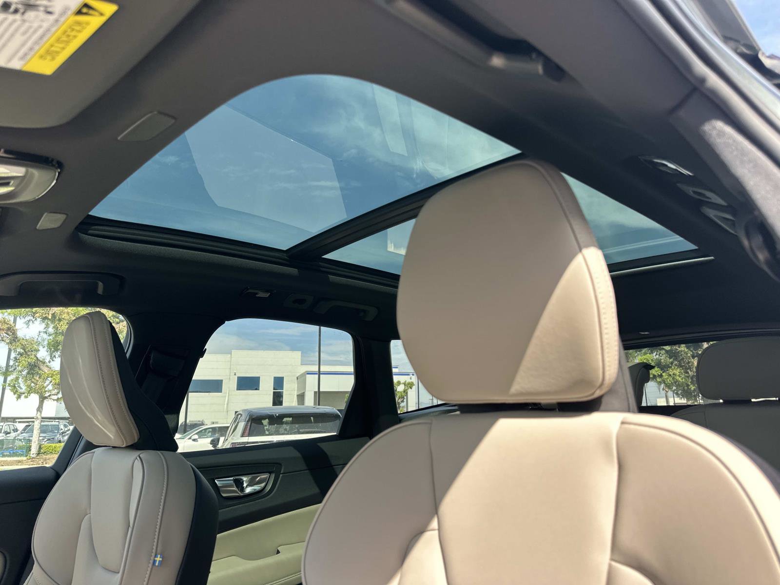 New 2026 Volvo XC60 B5 Core w/ Climate Package AWD/4WD image 24