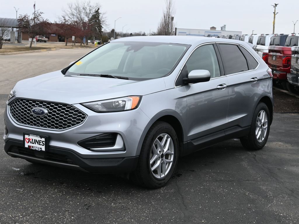 Used 2023 Ford Edge SEL image 4