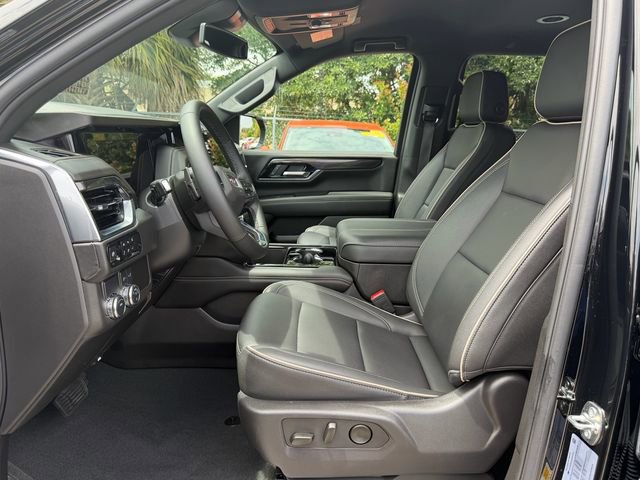 Used 2025 GMC Yukon XL Elevation w/ LPO, Yukon Black Package RWD image 12
