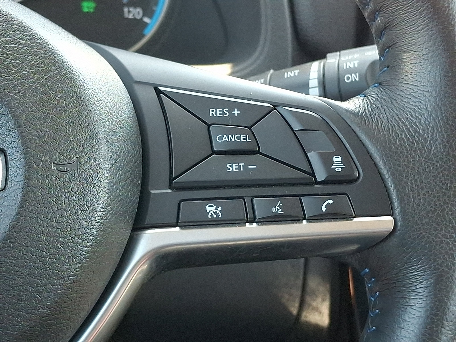 Certified 2021 Nissan Leaf SV FWD image 22