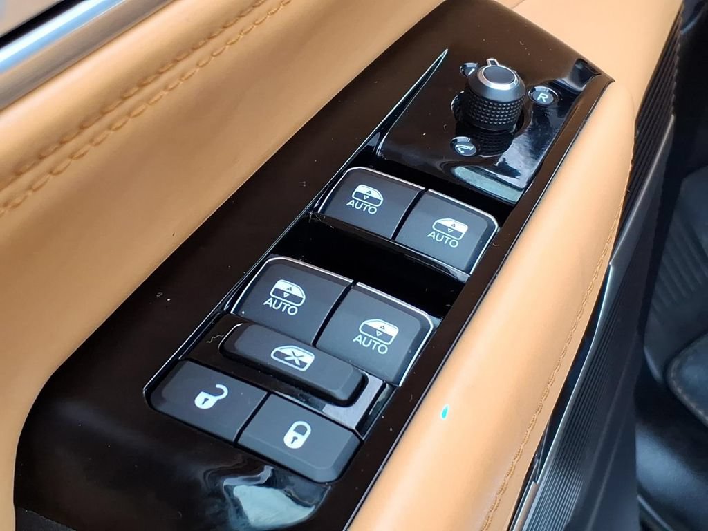 Used 2025 Jeep Grand Wagoneer Series III w/ Rear Seat Video Group 1 AWD/4WD image 13