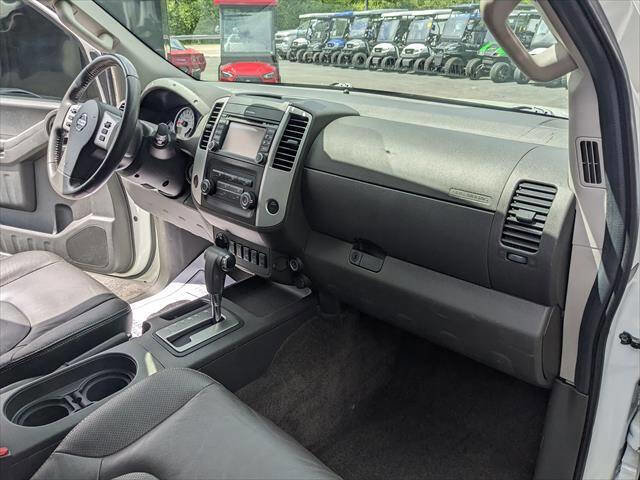 Used 2015 Nissan Xterra PRO-4X w/ Pro-4x Leather Package AWD/4WD image 19