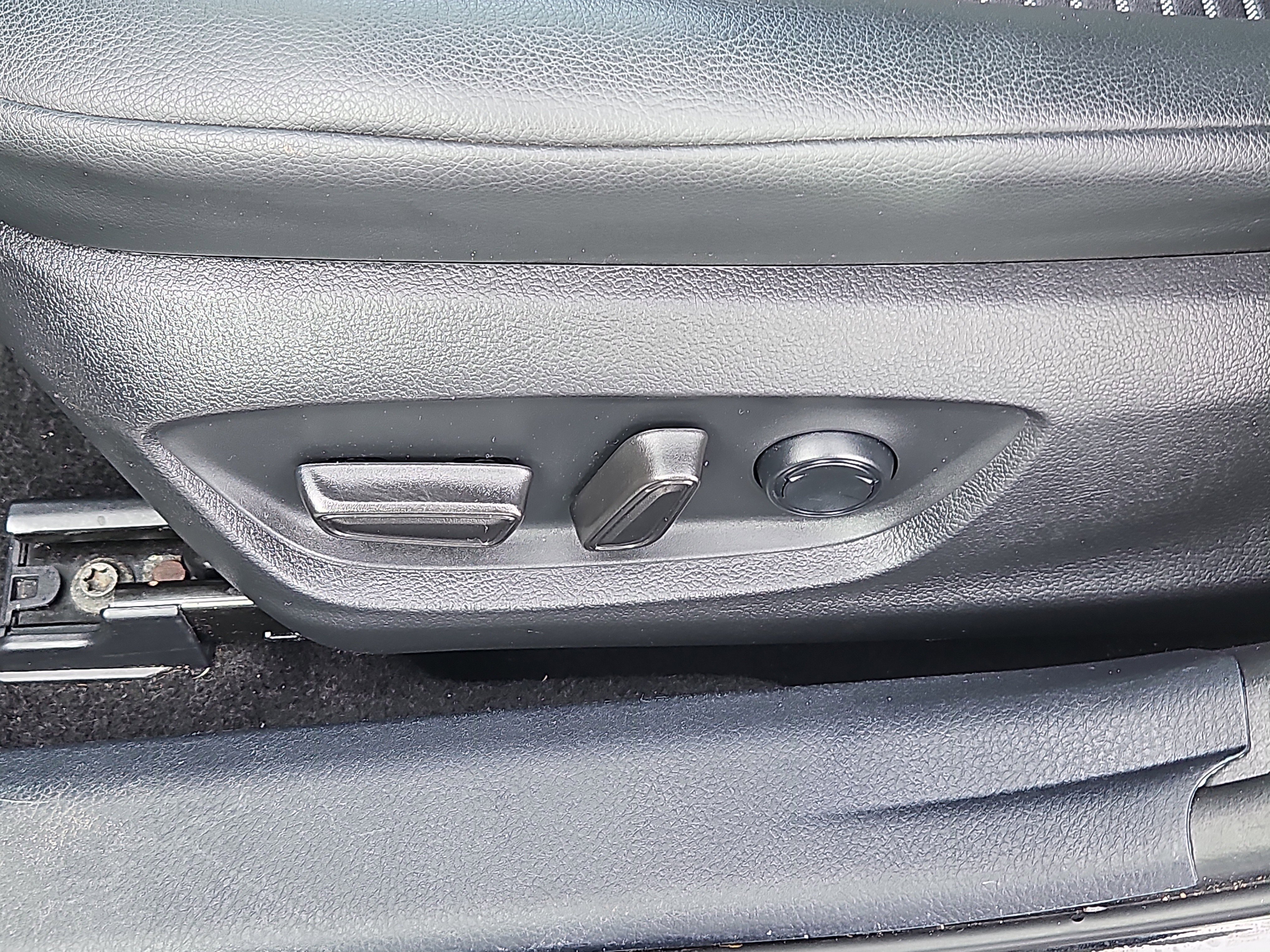 Used 2022 Toyota Camry SE image 13