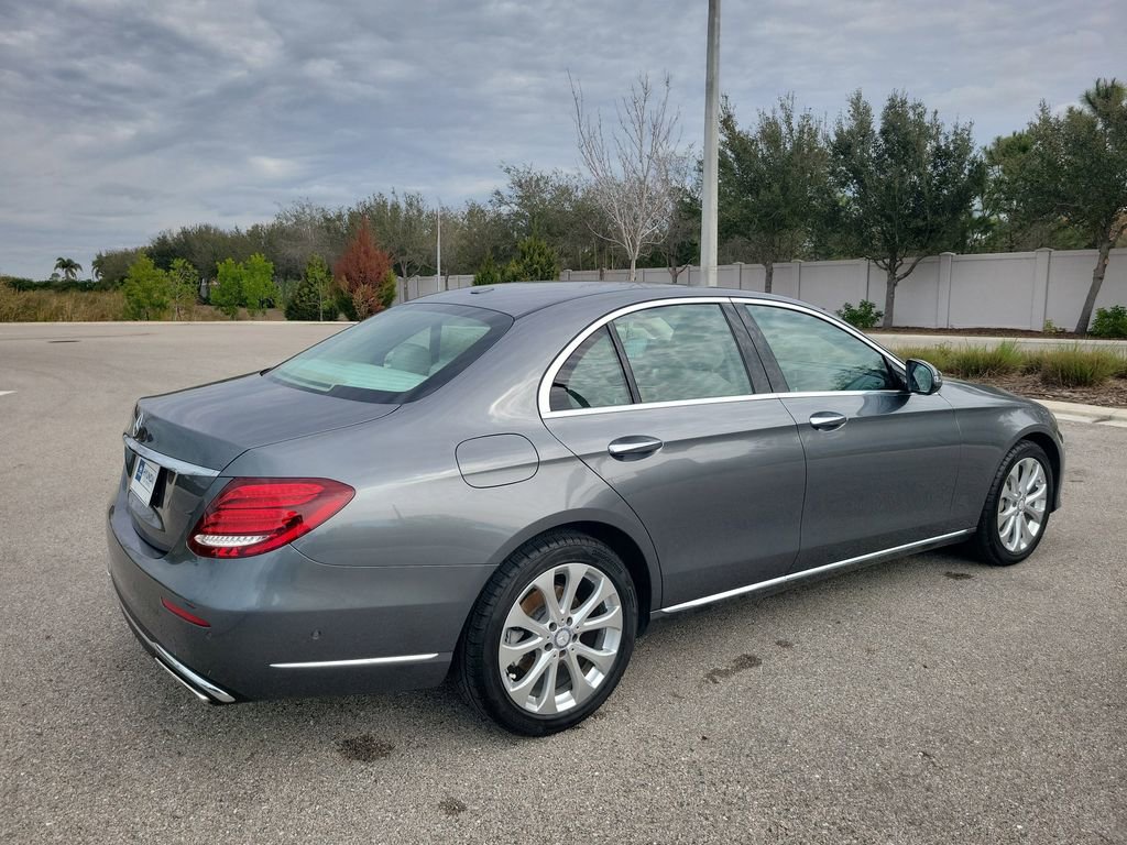 Used 2017 Mercedes-Benz E 300 image 4