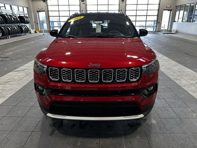 Used 2025 Jeep Compass Limited image 3