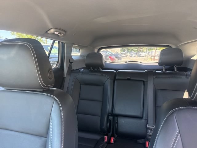 Used 2023 GMC Terrain SLT FWD image 8