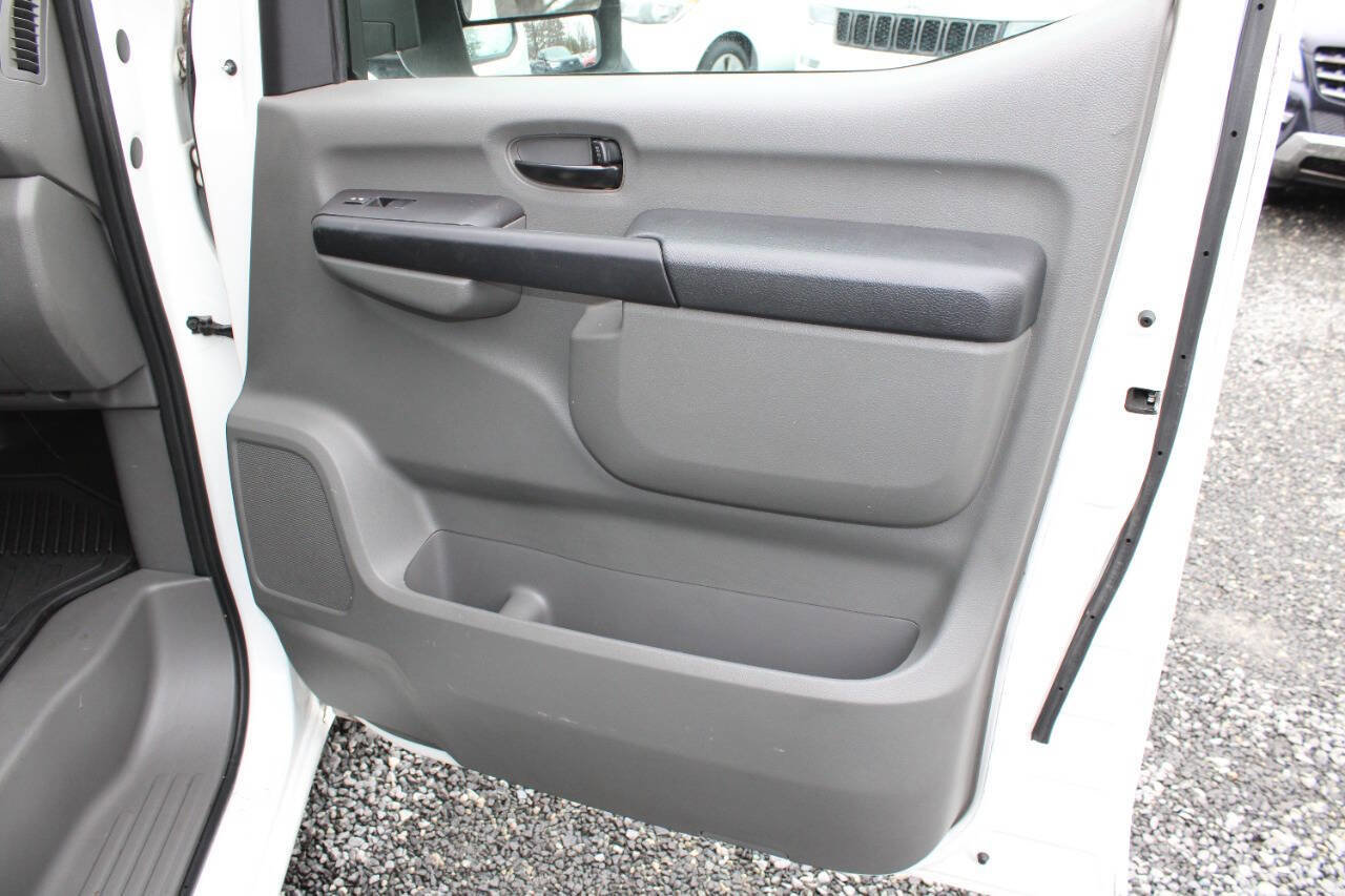 Used 2017 Nissan NV 1500 SV w/ Back Door Glass Package image 17