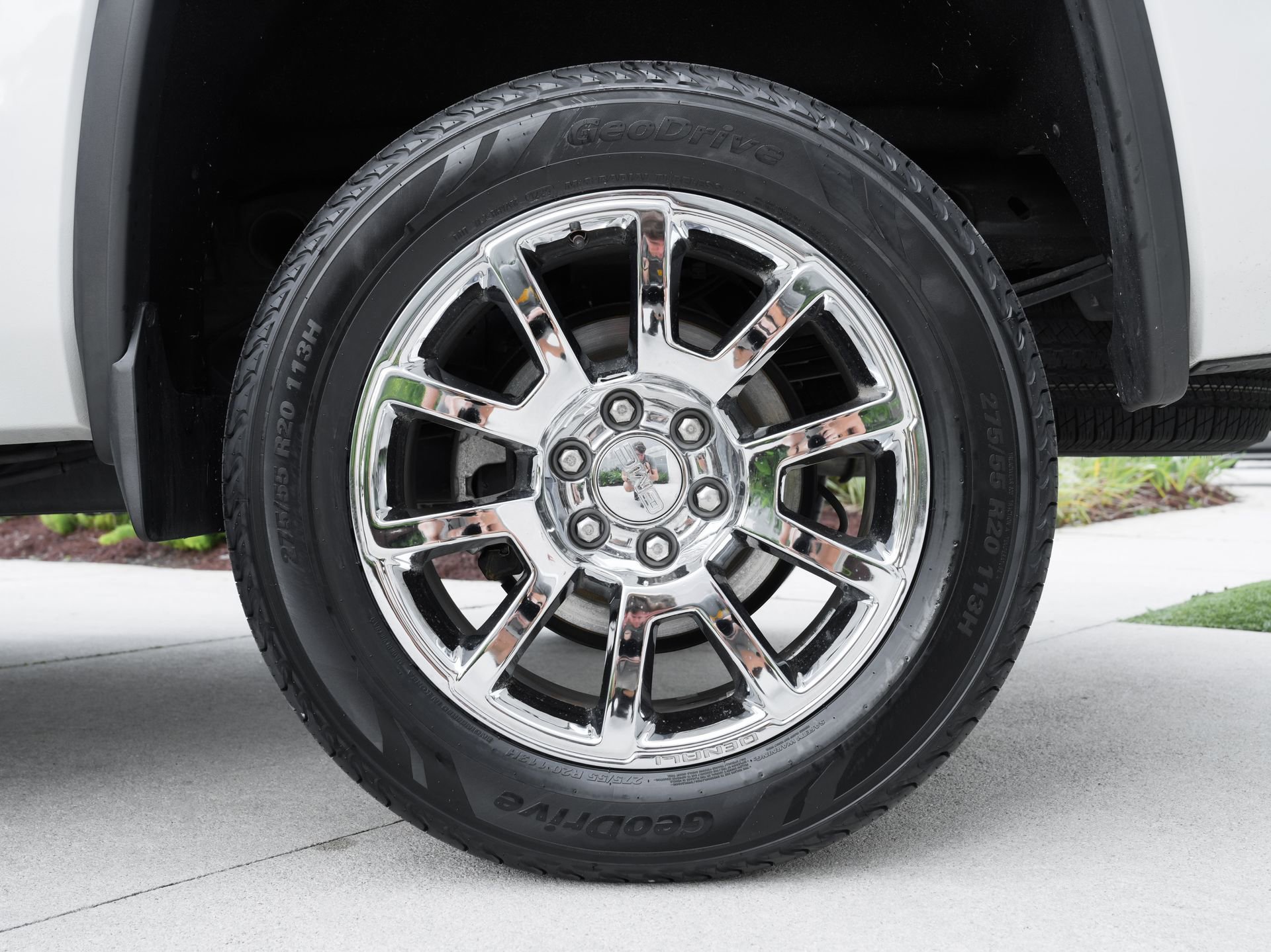 Used 2016 GMC Sierra 1500 Denali w/ Enhanced Driver Alert Package AWD/4WD image 31