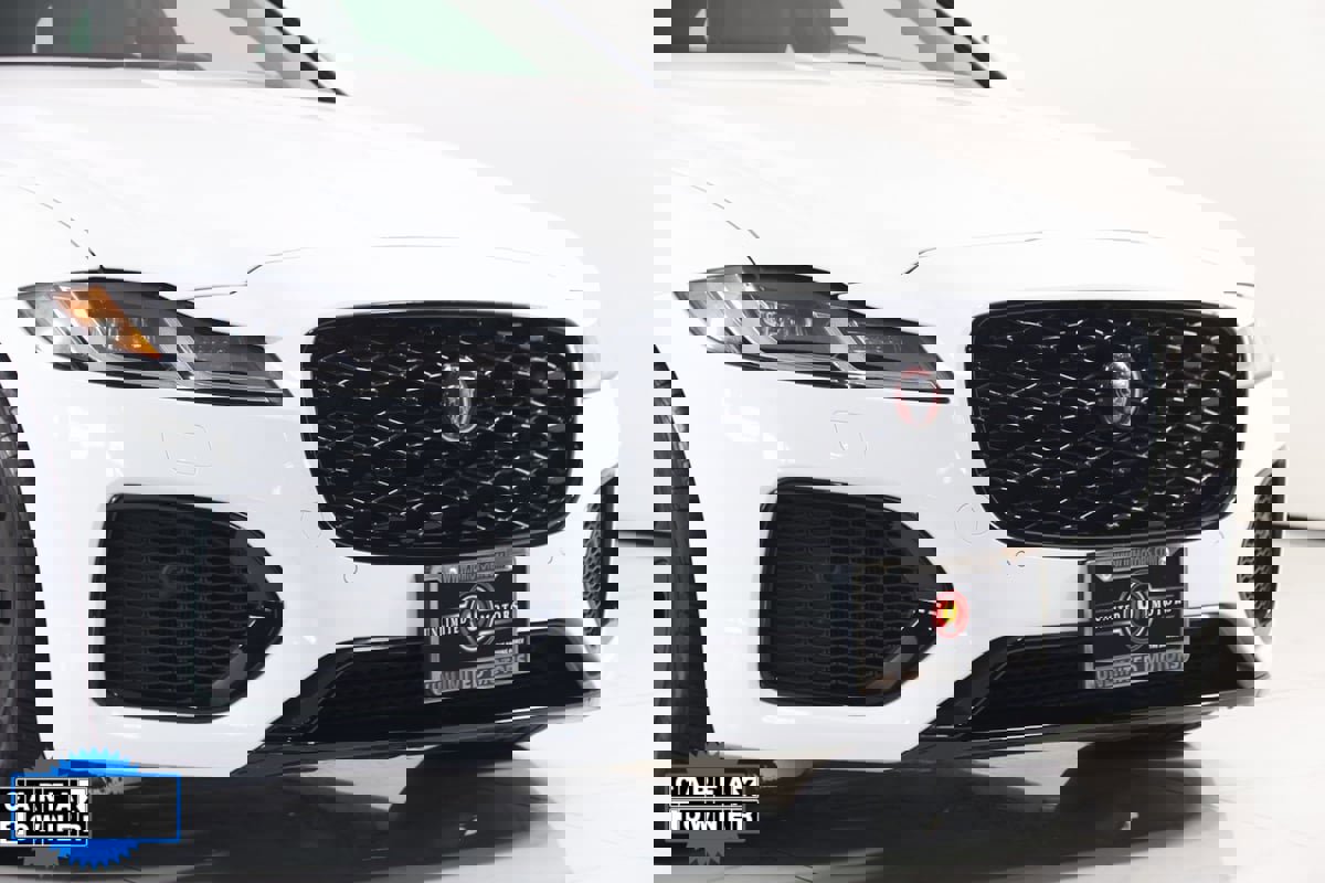 Used 2023 Jaguar XF R-Dynamic SE image 61