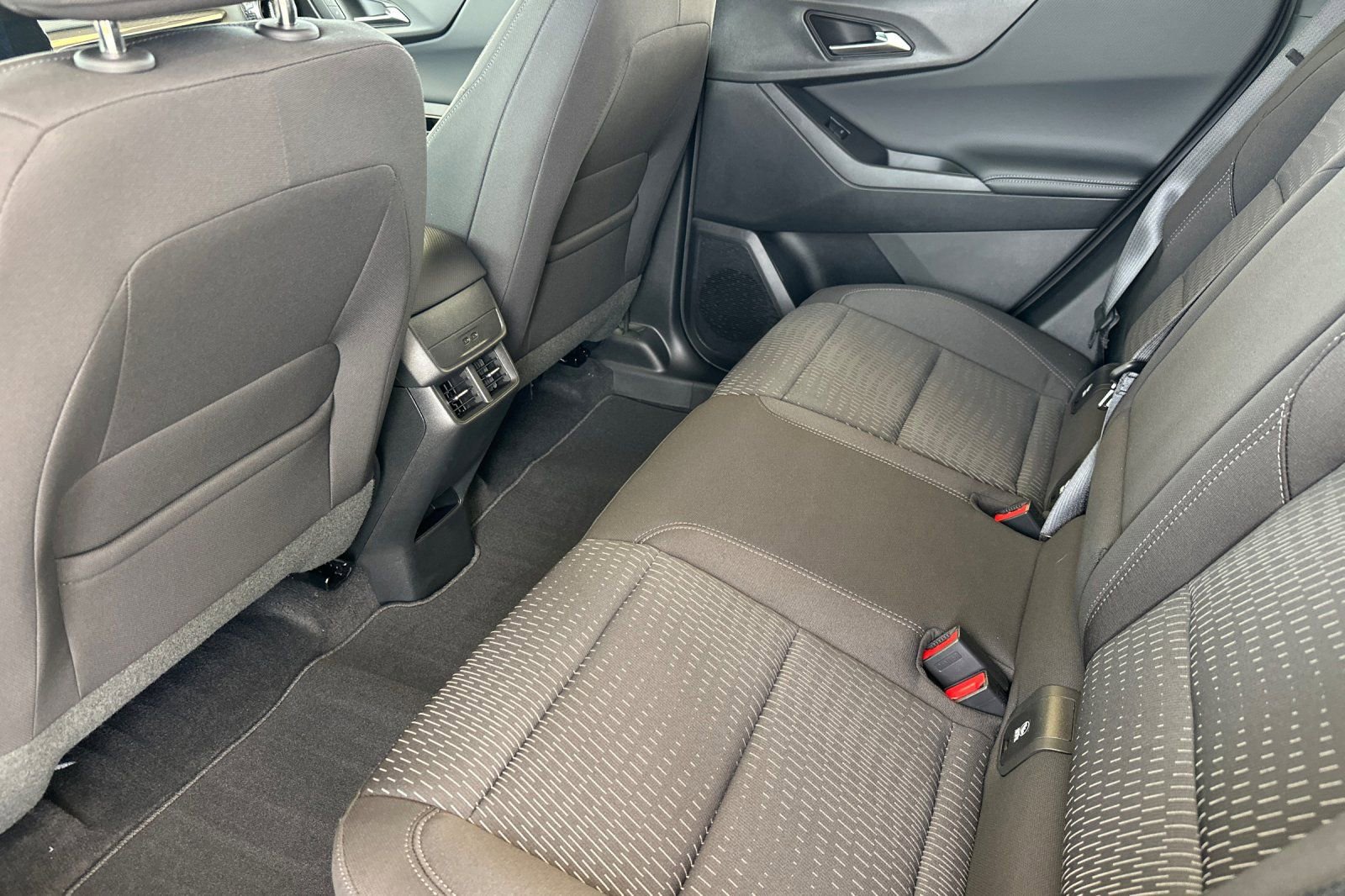 New 2026 Chevrolet Equinox LT w/ Midnight Edition AWD/4WD image 13