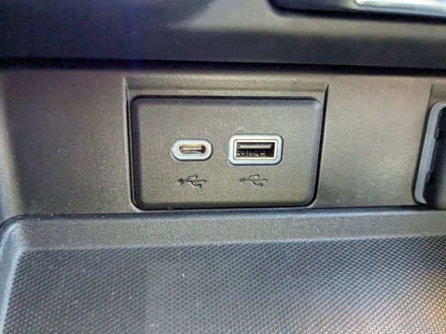 Used 2021 Chevrolet Suburban High Country w/ Premium Package image 22