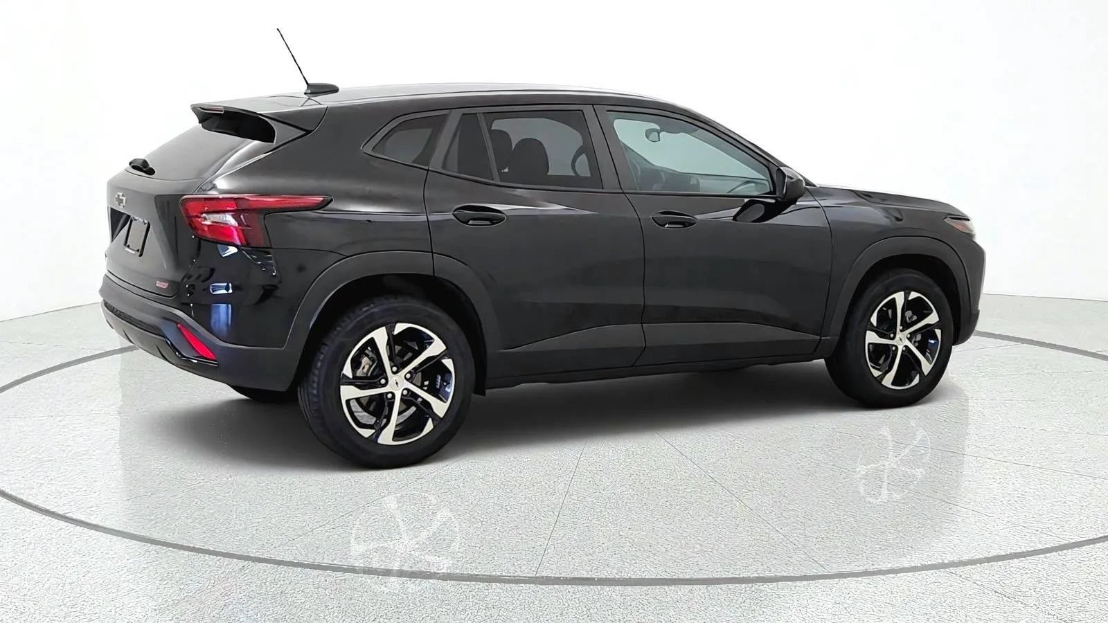 Used 2024 Chevrolet Trax RS w/ Driver Confidence Package FWD image 9