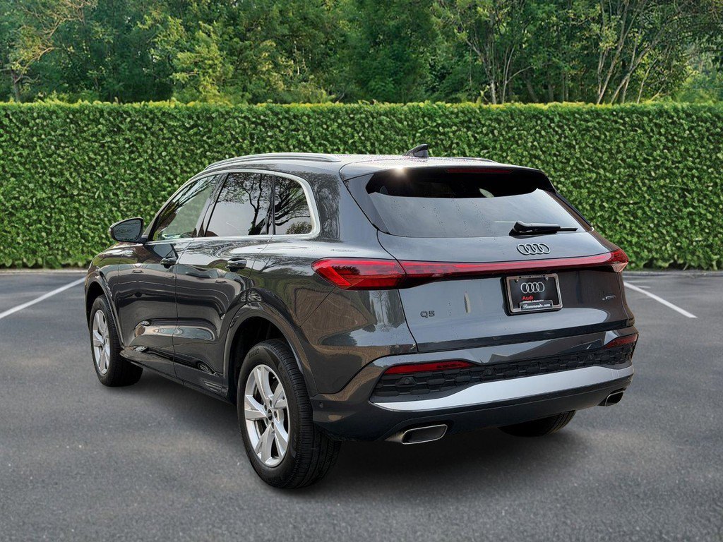 Used 2025 Audi Q5 Premium w/ Convenience Package image 6