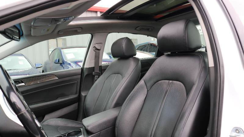 Used 2019 Hyundai Sonata Limited w/ Ultimate Package 04 FWD image 10