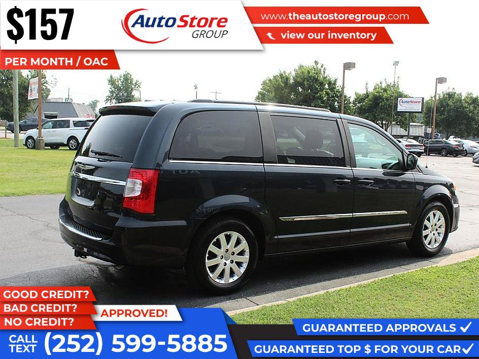 Used 2013 Chrysler Town & Country Touring FWD image 6