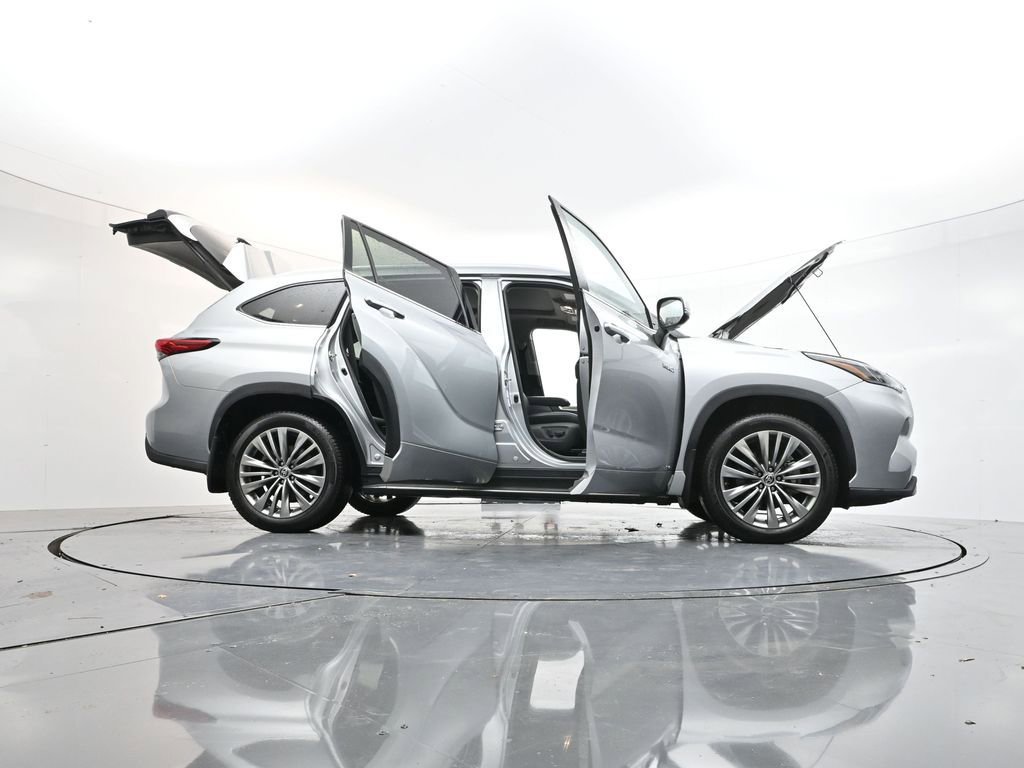 Used 2020 Toyota Highlander Platinum image 44
