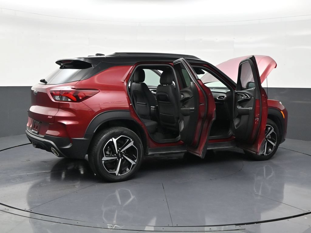 Used 2022 Chevrolet TrailBlazer RS w/ Technology Package FWD image 27