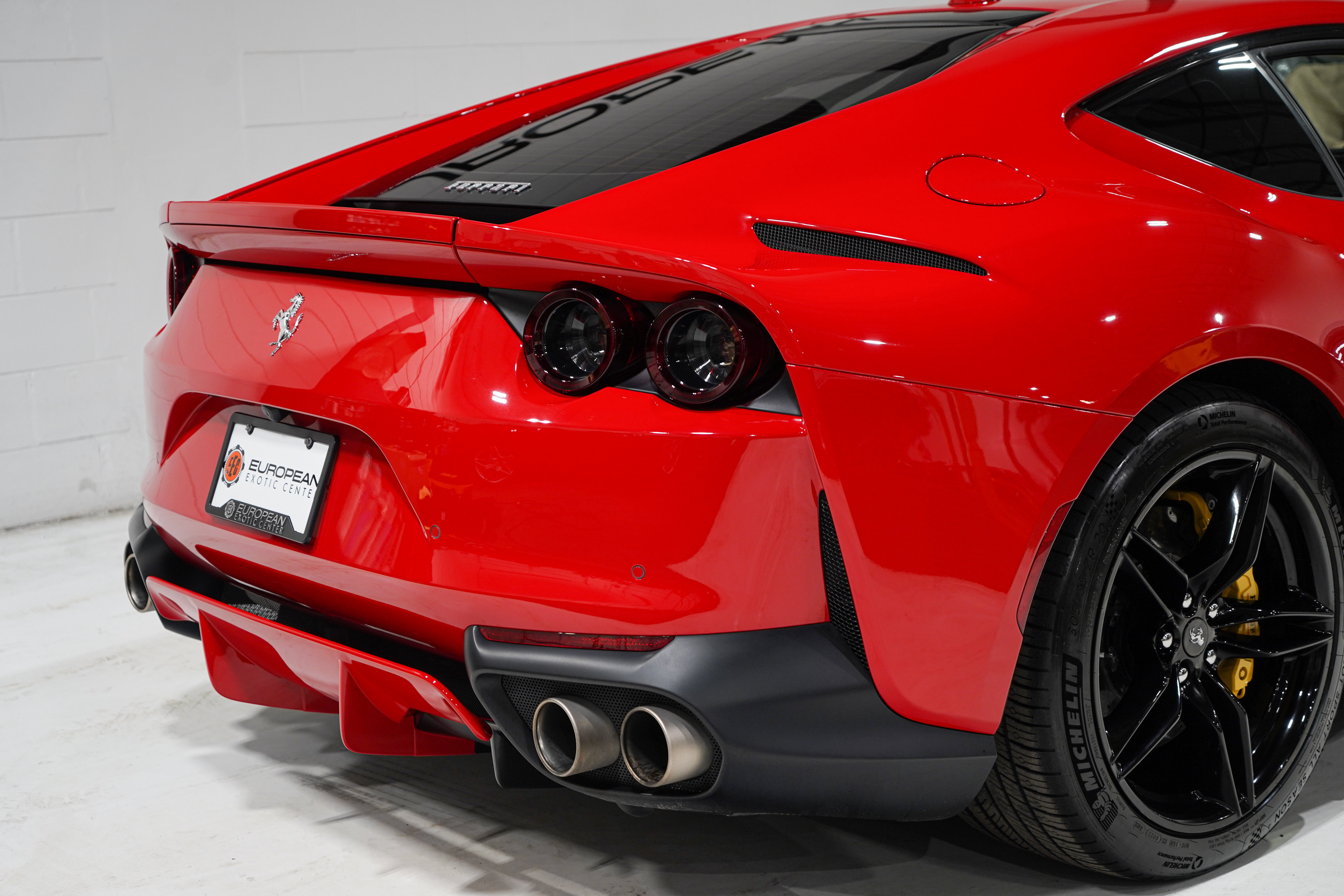 Used 2019 Ferrari 812 Superfast RWD image 28