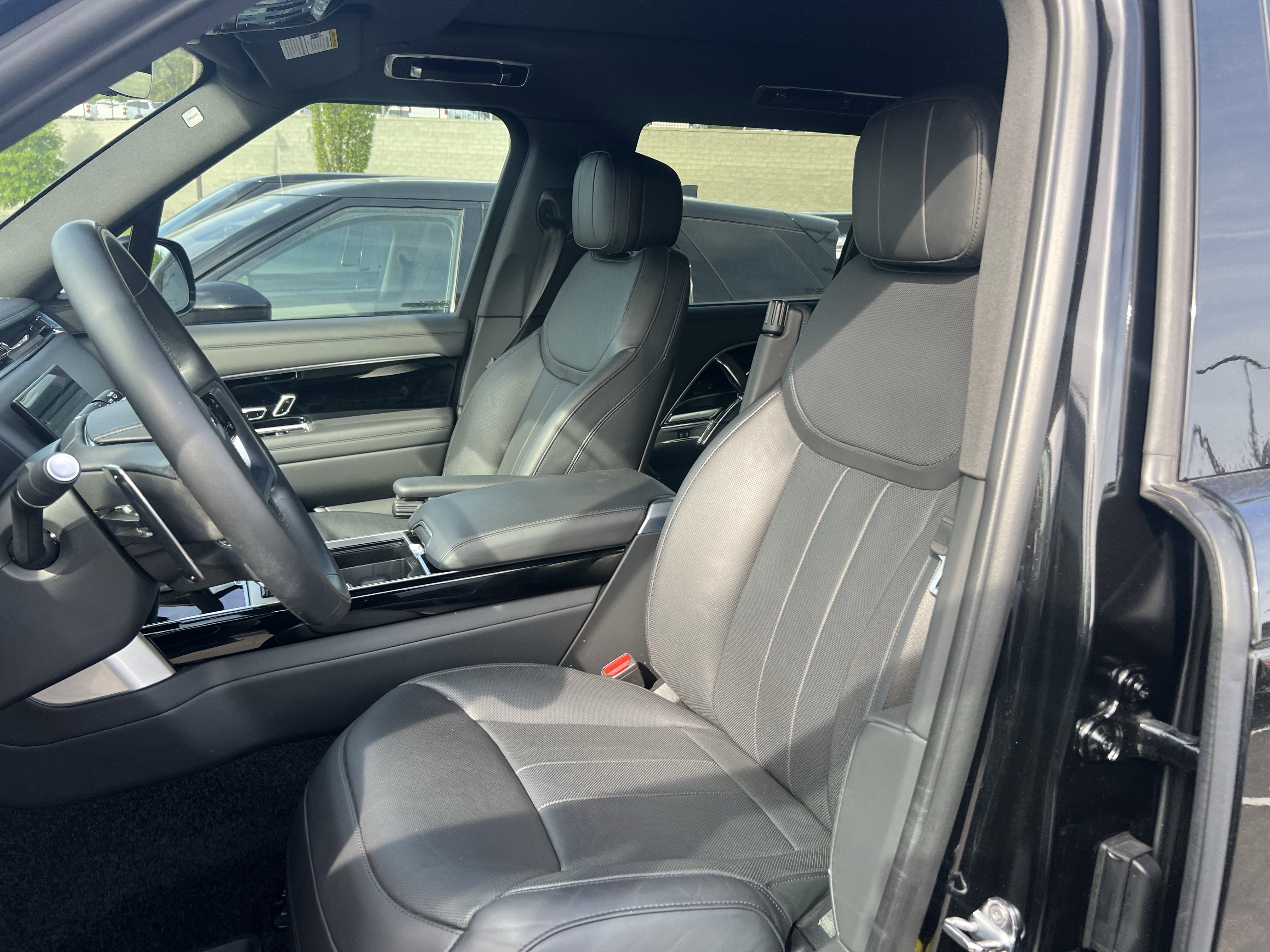 Certified 2024 Land Rover Range Rover Long Wheelbase SE image 14