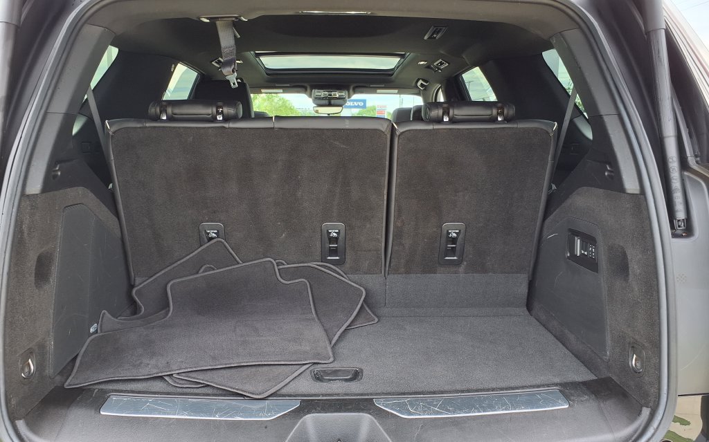 Used 2025 Cadillac Escalade Sport AWD/4WD image 9
