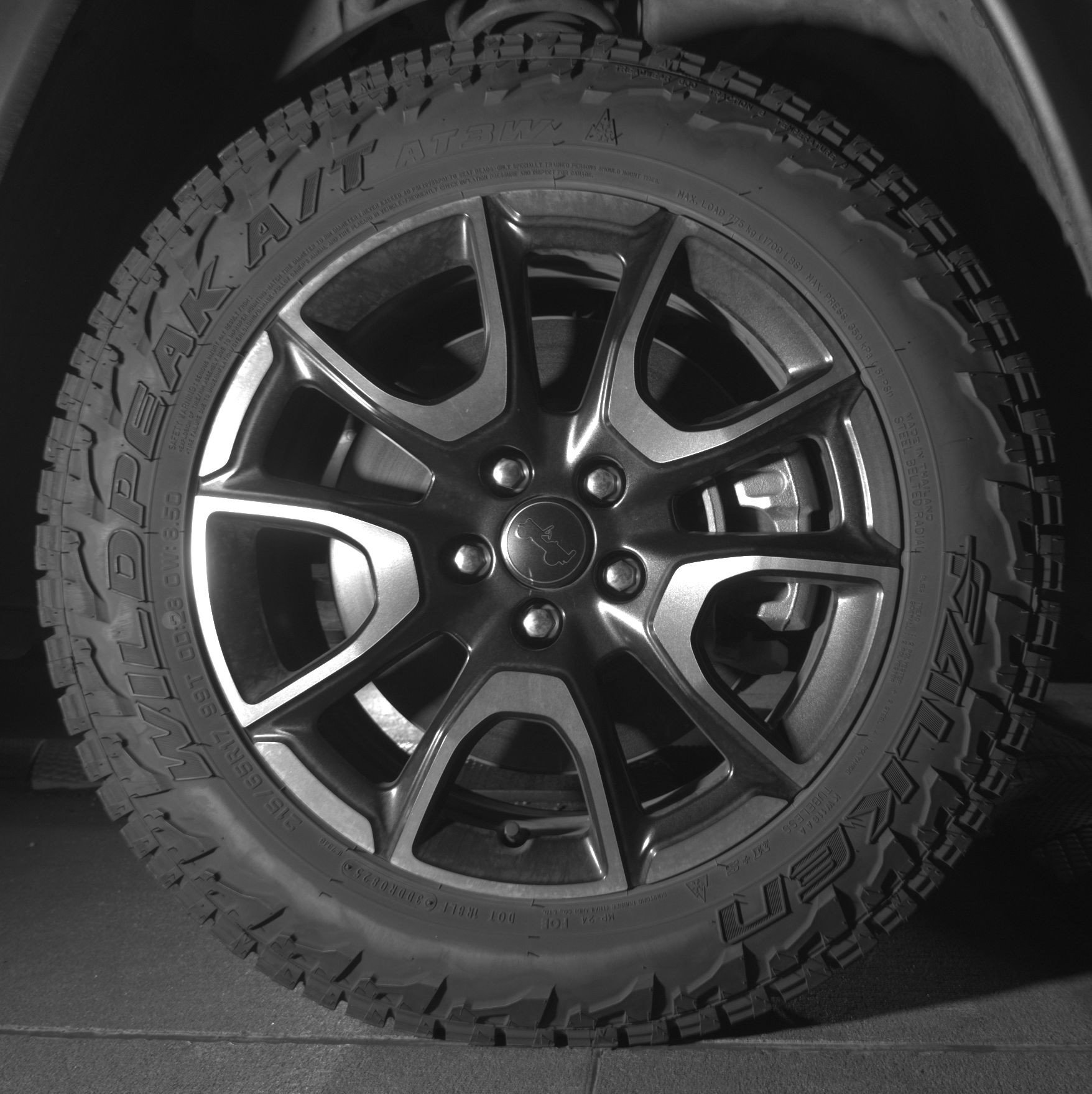 Used 2025 Jeep Compass Trailhawk image 13