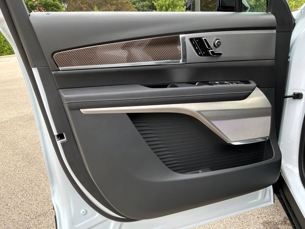 New 2027 Cadillac Vistiq Sport AWD/4WD image 23