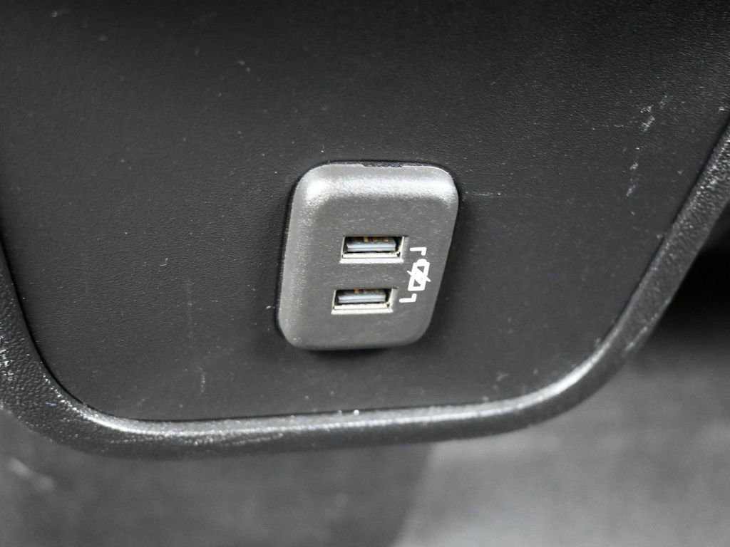 Used 2020 Chevrolet Equinox LS image 28